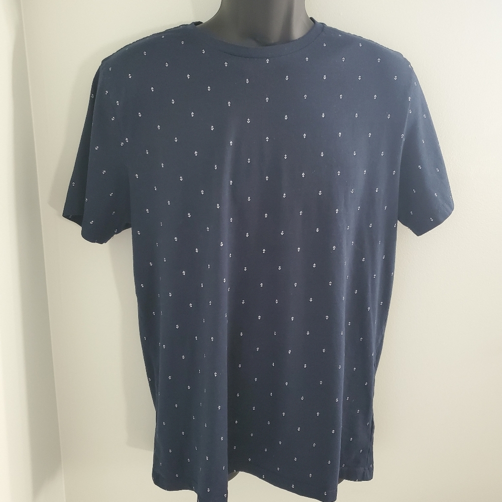 Old Navy Soft Anchor Pattern T-Shirt

Size large